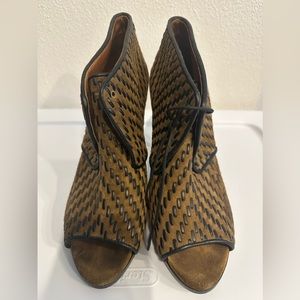 Burberry Brown suade bootie with leather weaving